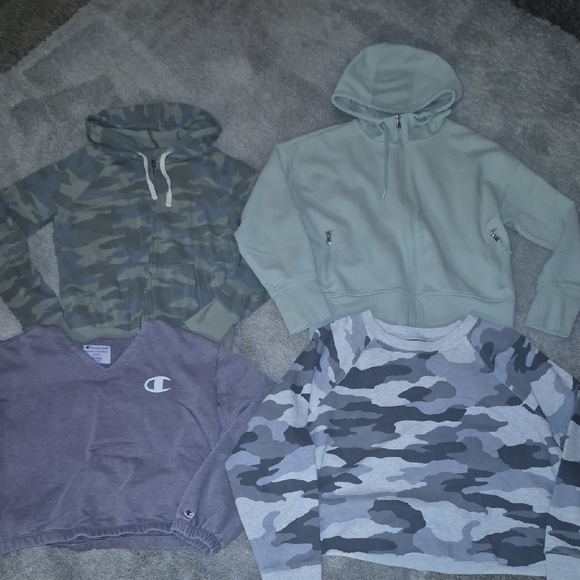 Champion, Aerie Tops - Womens Hoodie Bundle, Size M